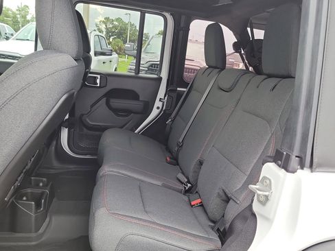 New 2025 Jeep Wrangler Unlimited Rubicon image 11