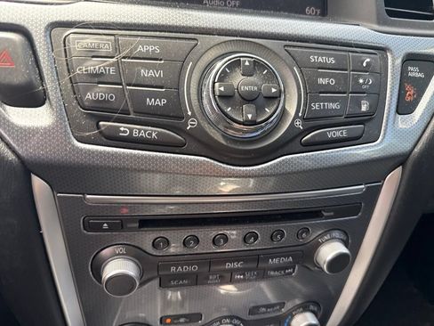 Used 2018 Nissan Pathfinder SL w/ SL Premium Package AWD/4WD image 14