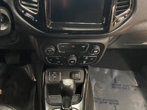 Used 2020 Jeep Compass Limited FWD image 18