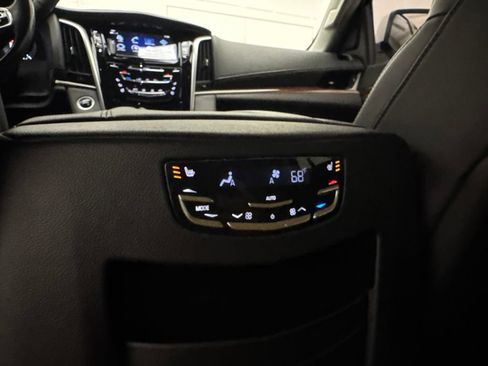 Used 2020 Cadillac Escalade ESV 4WD image 52