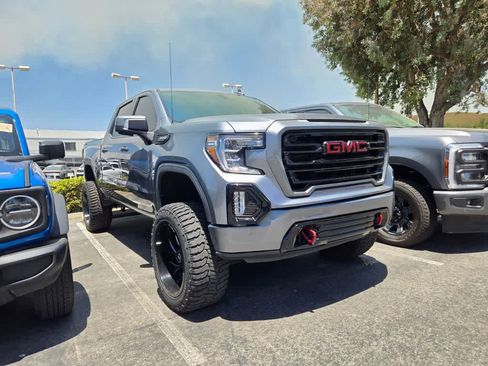 Used 2021 GMC Sierra 1500 SLT AWD/4WD image 2