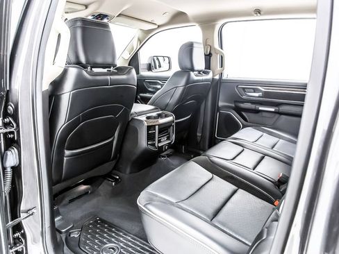 Used 2019 RAM 1500 Laramie RWD image 32
