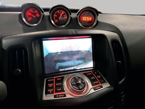 Used 2018 Nissan 370Z Touring Sport RWD image 26