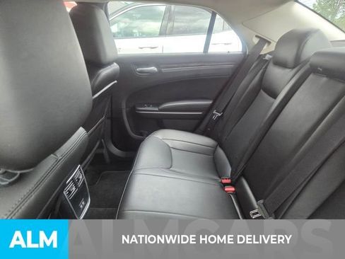 Used 2021 Chrysler 300 Touring L RWD image 4