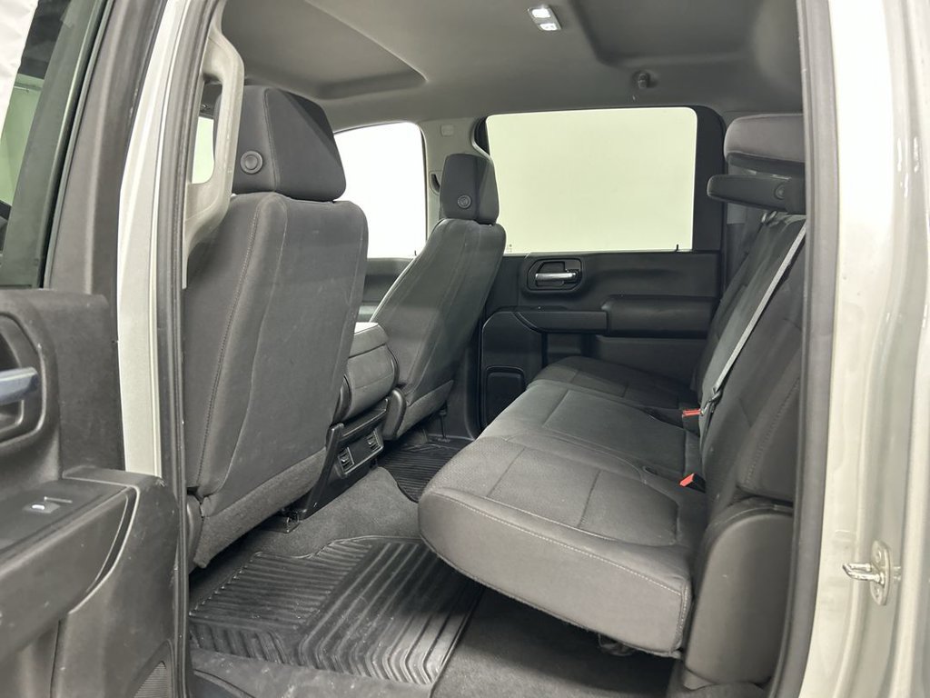 Used 2022 Chevrolet Silverado 2500 Custom w/ Custom Value Package AWD/4WD image 19