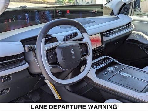 New 2026 Lincoln Navigator L Black Label AWD/4WD image 7