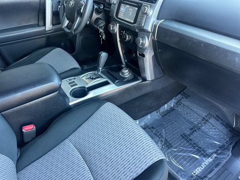 Used 2018 Toyota 4Runner SR5 AWD/4WD image 16
