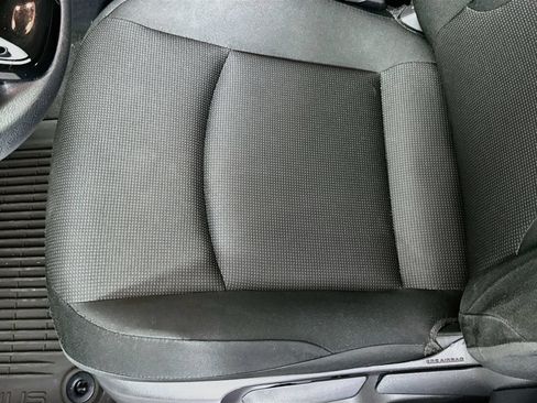 Used 2022 Toyota Prius L Eco FWD image 20