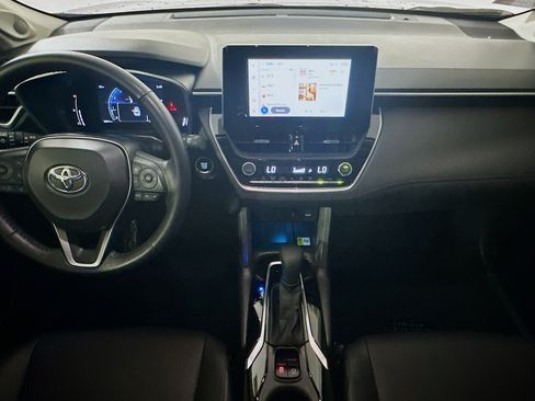 Used 2023 Toyota Corolla Cross XLE w/ Convenience Package FWD image 27