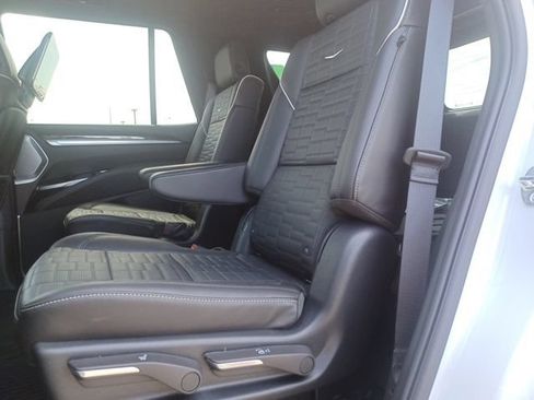 New 2026 Cadillac Escalade Platinum Sport w/ LPO, Floor Liner Package AWD/4WD image 9