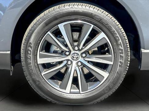 Certified 2024 Toyota Venza LE AWD/4WD image 25