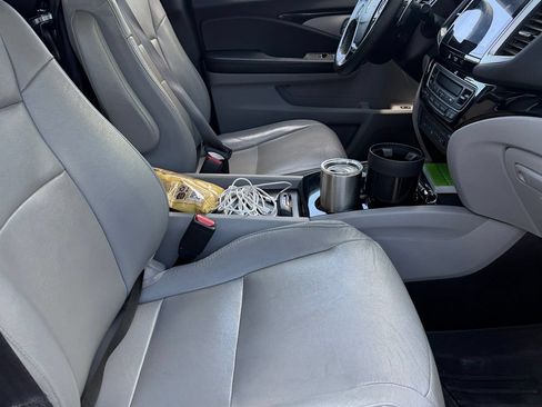Used 2017 Honda Pilot Touring image 7