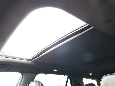 Used 2025 Honda Pilot Black Edition image 3