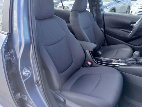 Used 2020 Toyota Corolla LE FWD image 18