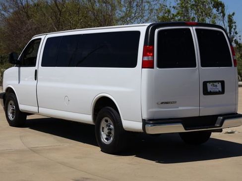 Used 2017 Chevrolet Express 3500 LT w/ LT Preferred Equipment Group image 6