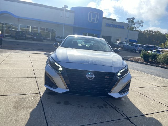 Used 2025 Nissan Altima 2.5 SR FWD image 11
