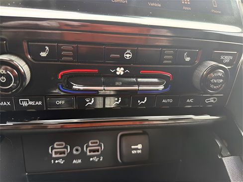 Used 2023 Jeep Grand Cherokee L Limited image 19