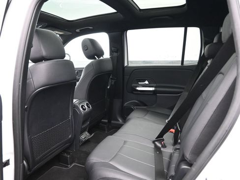 Used 2025 Mercedes-Benz GLB 250 4MATIC image 25