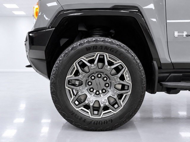 Used 2024 GMC Hummer EV 3X AWD/4WD image 8