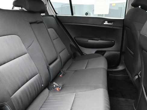 Used 2020 Kia Sportage LX image 25
