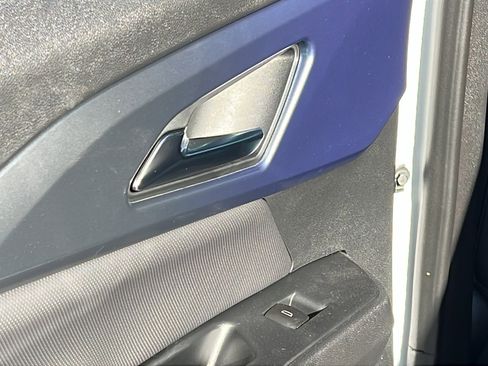 New 2026 Chevrolet Equinox EV LT image 12