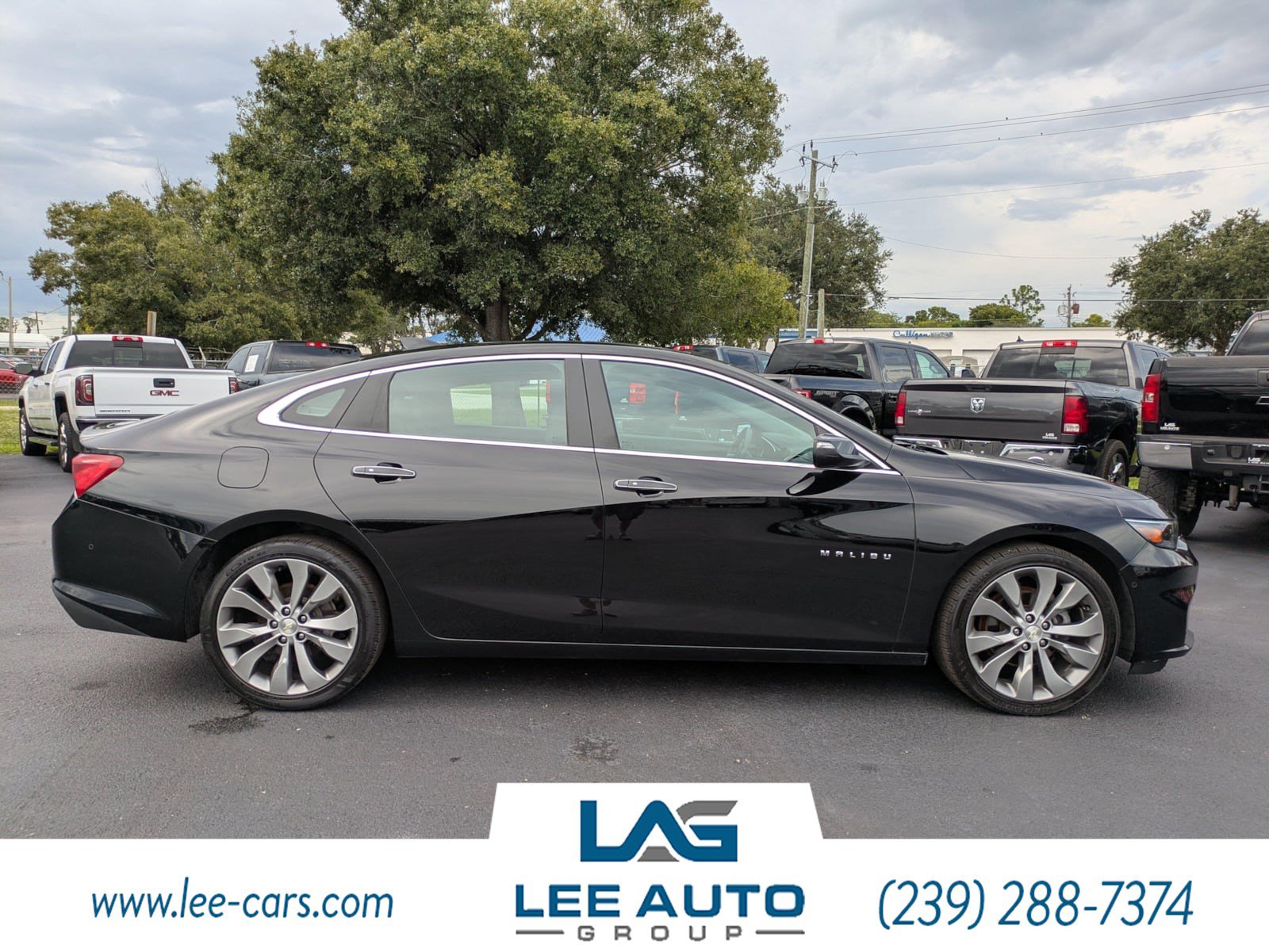 Used 2017 Chevrolet Malibu Premier w/ Premier Sun and Wheel Package FWD image 2