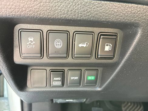 Used 2020 Nissan Rogue SV AWD/4WD image 21