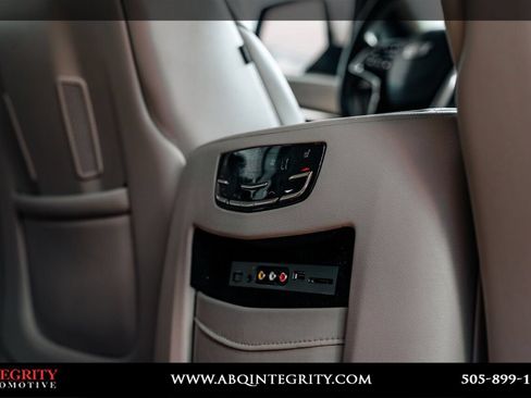 Used 2016 Cadillac Escalade Luxury AWD/4WD image 55