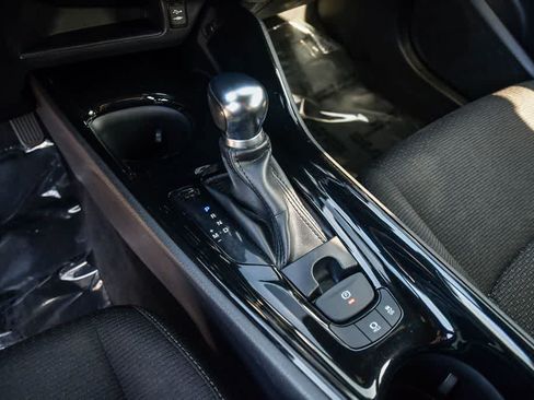 Used 2019 Toyota C-HR XLE FWD image 20