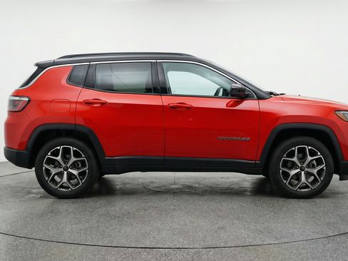 Used 2025 Jeep Compass Limited AWD/4WD image 11