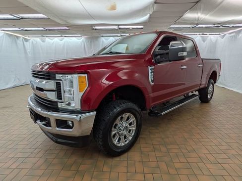Used 2017 Ford F250 XLT w/ XLT Premium Package AWD/4WD image 3