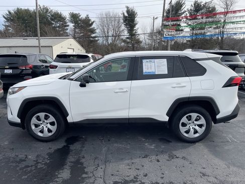 Used 2024 Toyota RAV4 LE image 9