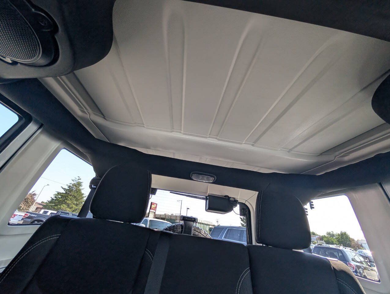 Used 2014 Jeep Wrangler Unlimited Sahara AWD/4WD image 32