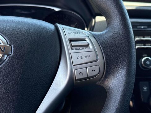 Used 2016 Nissan Rogue SV FWD image 27