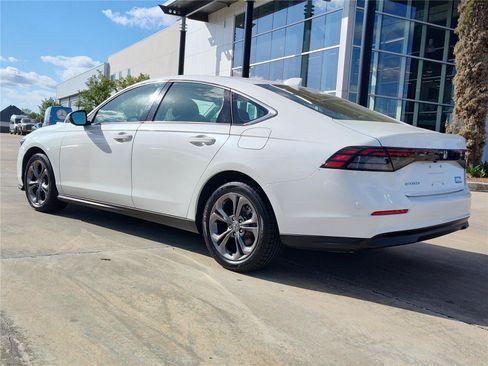 Used 2023 Honda Accord EX image 4