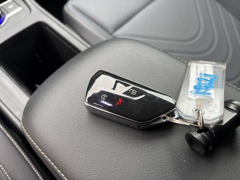 Used 2026 Volkswagen Tiguan SE AWD/4WD image 20