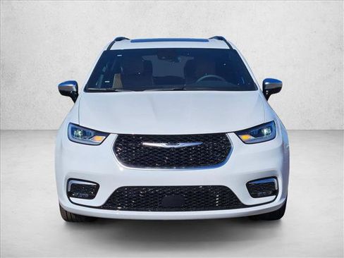 New 2026 Chrysler Pacifica Pinnacle image 6