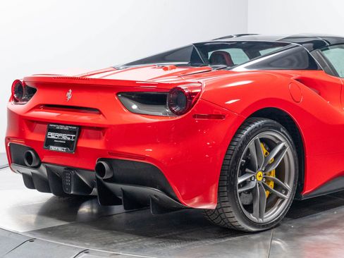 Used 2018 Ferrari 488 Spider RWD image 24