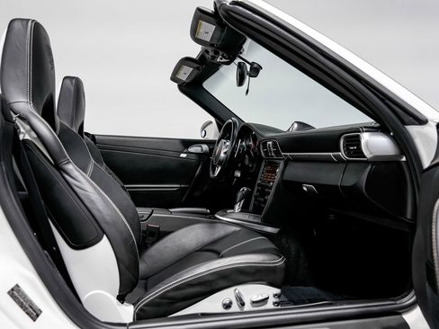 Used 2011 Porsche 911 Turbo S AWD/4WD image 30