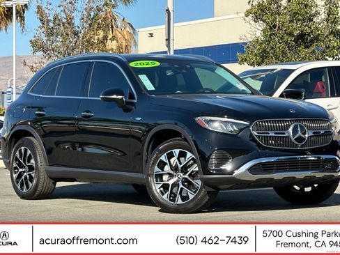 Used 2025 Mercedes-Benz GLC 350e 4MATIC w/ Driver Assistance Package image 1