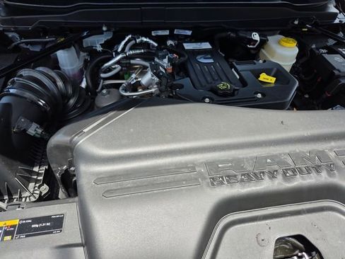 New 2026 RAM 2500 Laramie AWD/4WD image 18