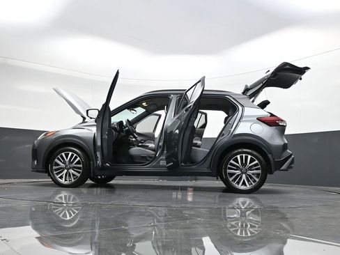 Used 2023 Nissan Kicks SR w/ SR Premium Package image 42