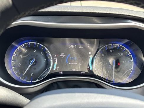 Used 2025 Chrysler Pacifica Select FWD image 27