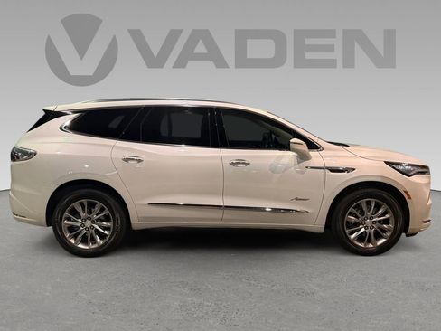 Used 2022 Buick Enclave Avenir w/ Avenir Technology Package image 8