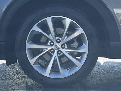 Used 2021 Ford Explorer Platinum w/ Equipment Group 601A AWD/4WD image 30
