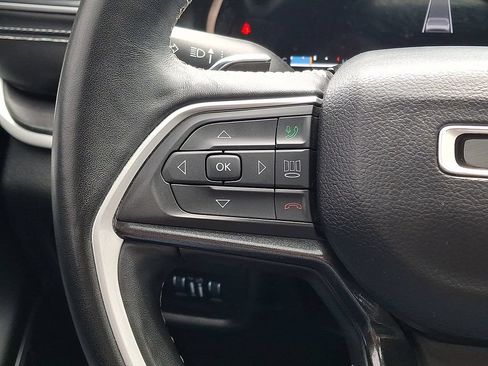 Used 2022 Jeep Grand Cherokee L Laredo AWD/4WD image 22