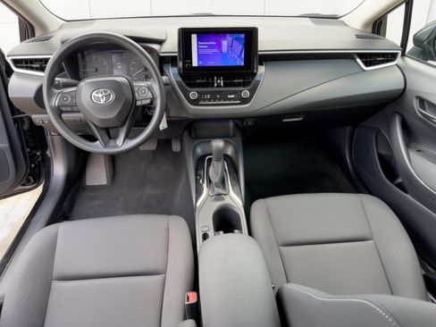 Used 2025 Toyota Corolla LE FWD image 17