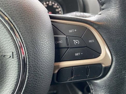 Certified 2017 Jeep Renegade Latitude w/ Cold Weather Group image 20