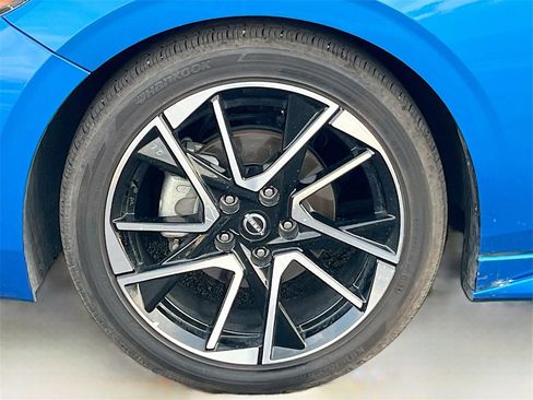 Used 2023 Nissan Sentra SR w/ SR Premium Package image 30