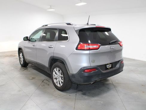 Used 2018 Jeep Cherokee Latitude image 7